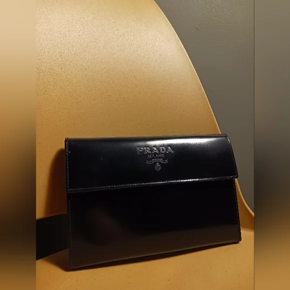 Prada Black patent leather wallet, checkbook - Picture 3 of 16